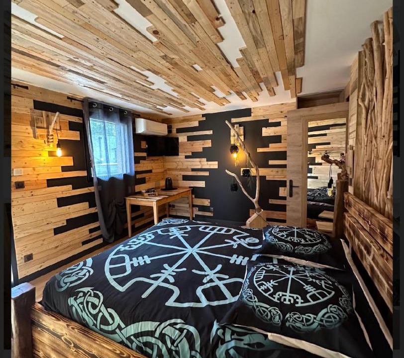 Photo of Bedroom in Forges-les-Eaux