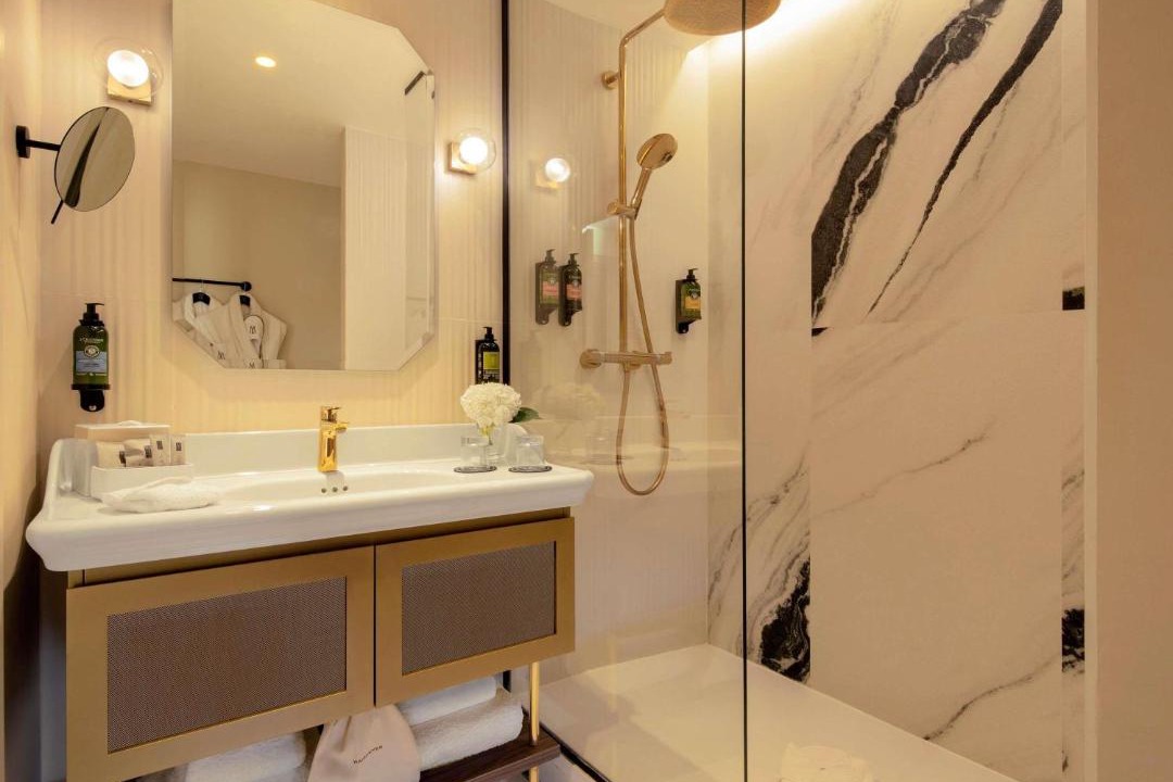 Photo of Bathroom in Opera