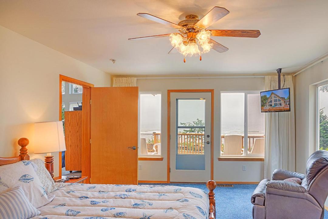 Photo of Bedroom in Moclips