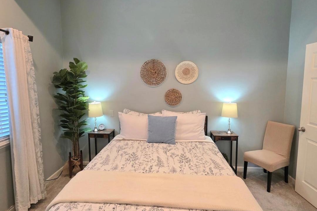 Photo of Bedroom in Monitor