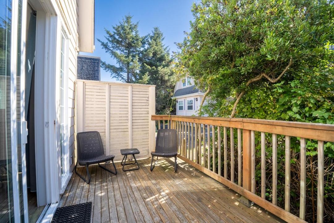 Photo of Patio Balcony in Ocean Shores