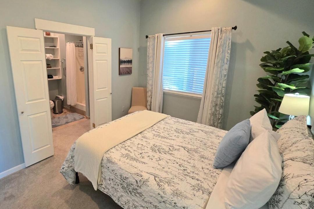 Photo of Bedroom in Monitor