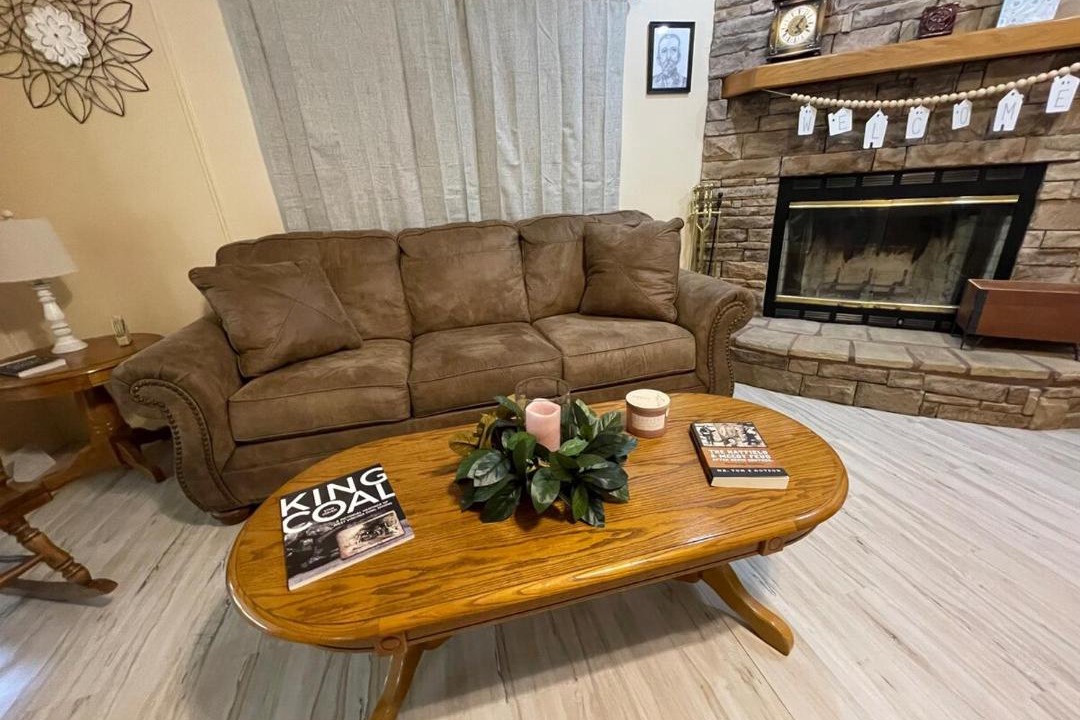 Photo of Livingroom in Meador