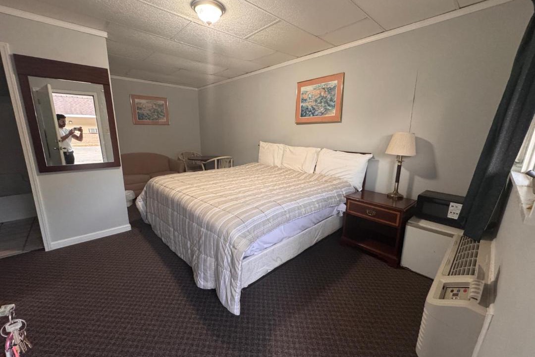 Photo of Bedroom in Alfred Station