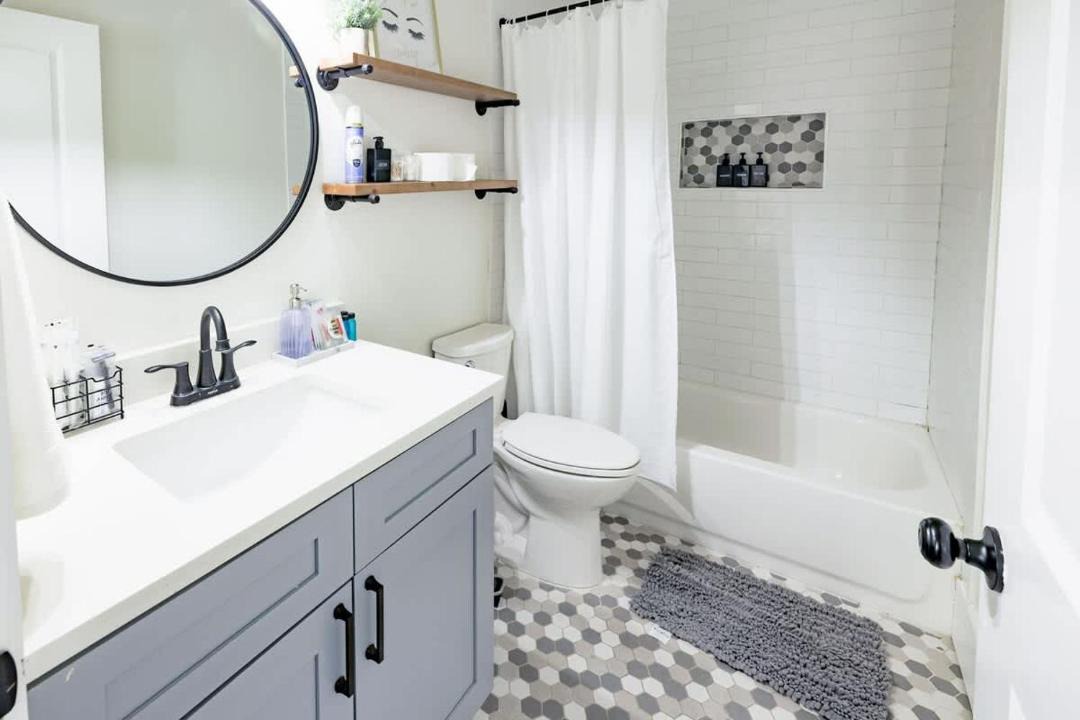 Photo of Bathroom in Onion Creek Meadows