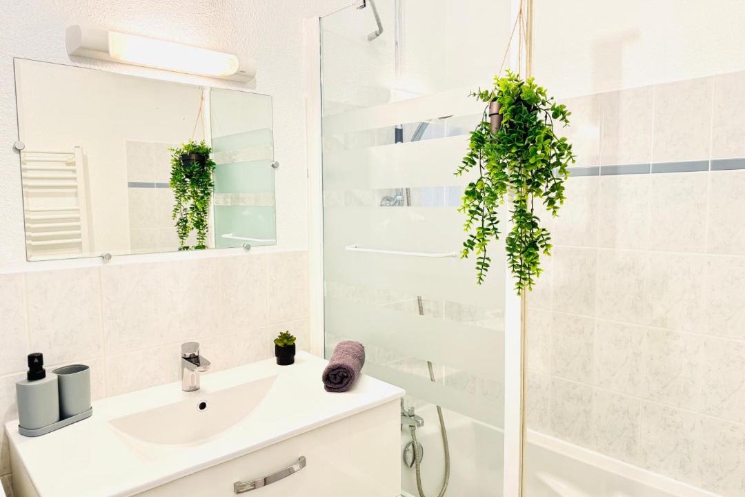 Photo of Bathroom in La Chapelle-Saint-Luc