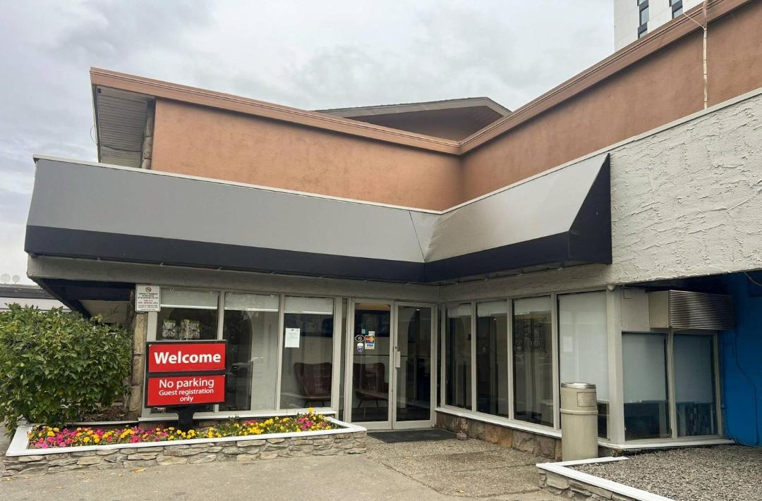 Photo of Others in Banff Trail