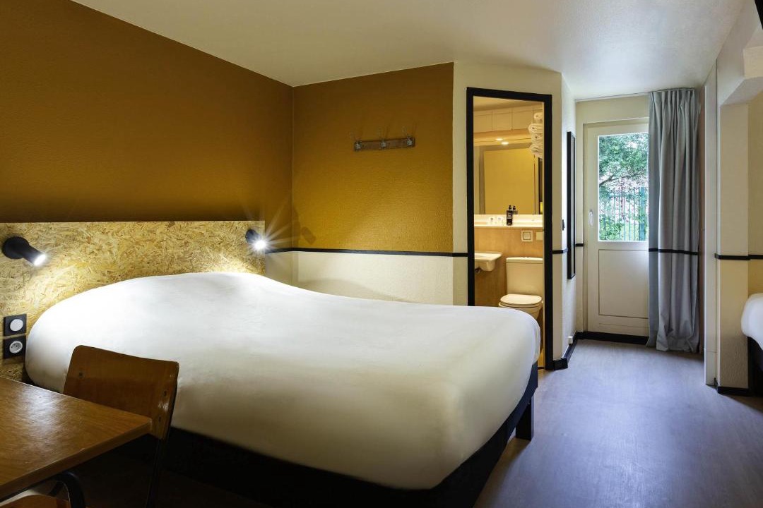 Photo of Bedroom in Villeneuve-la-Garenne