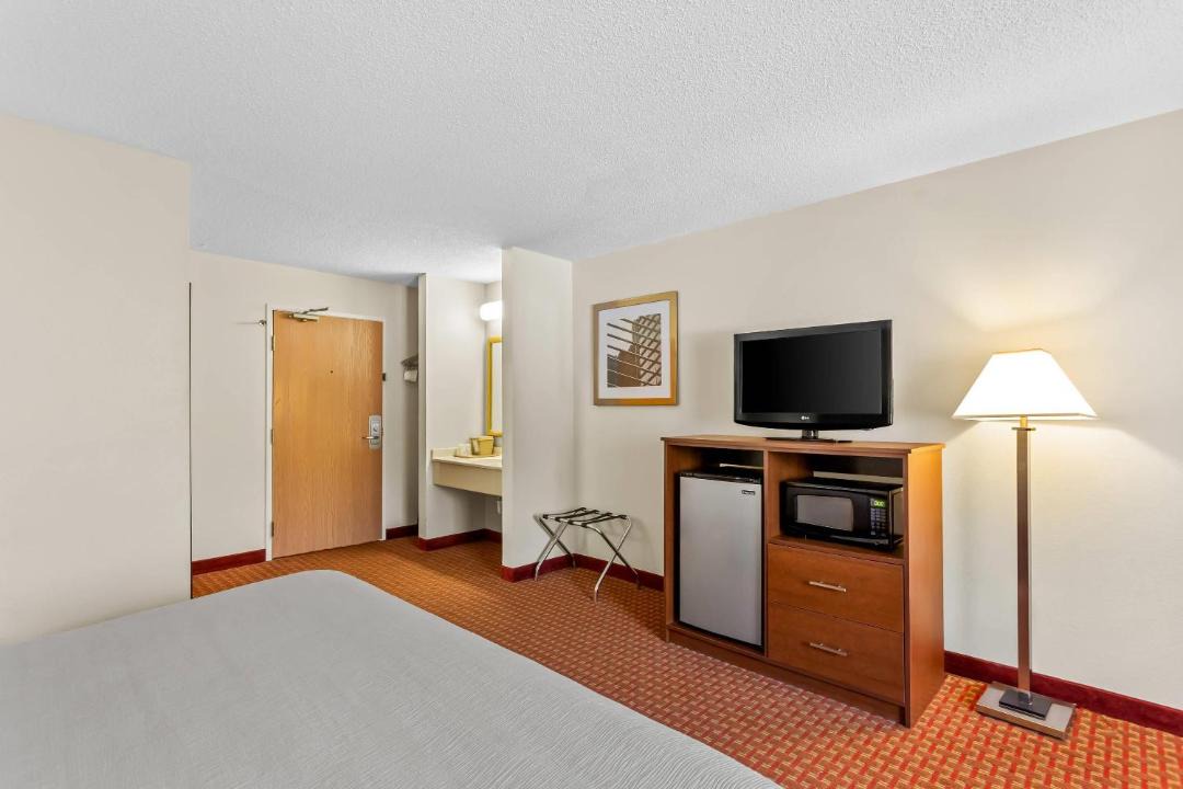 Photo of Others in Shorewood-Tower Hills-Harbert