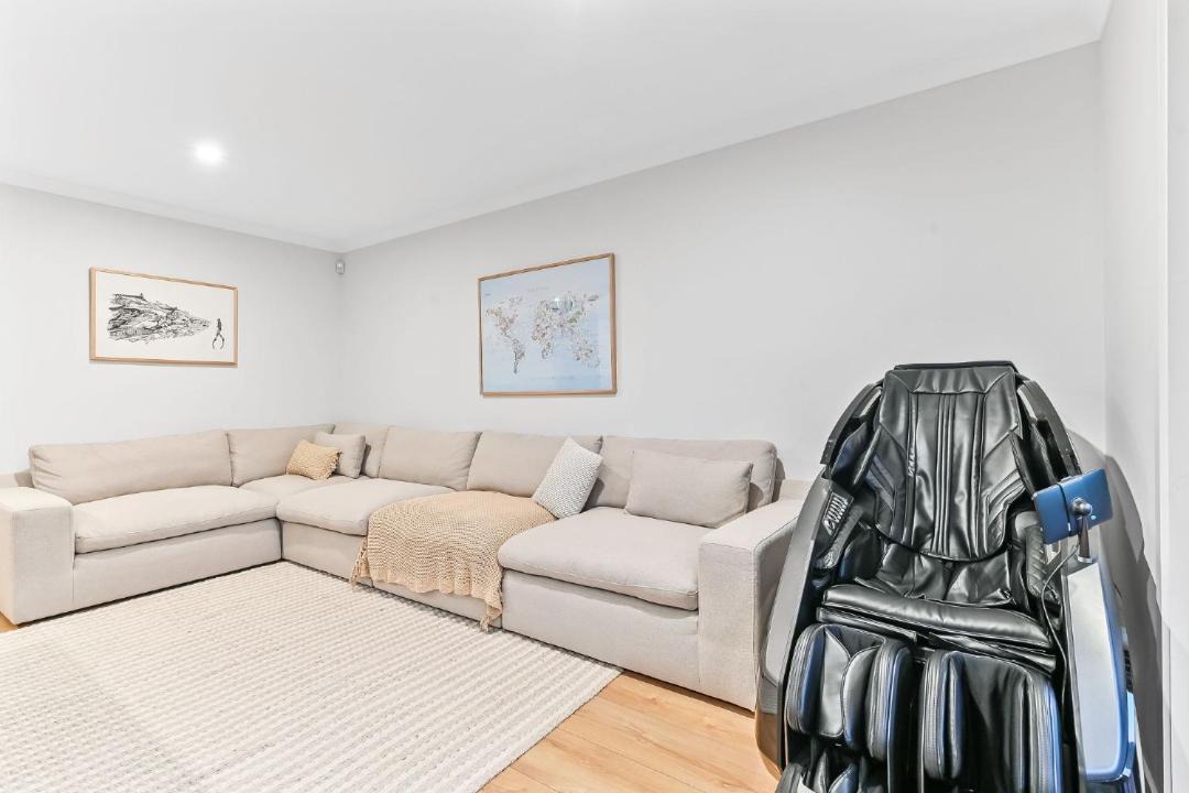 Photo of Others in Rhyll