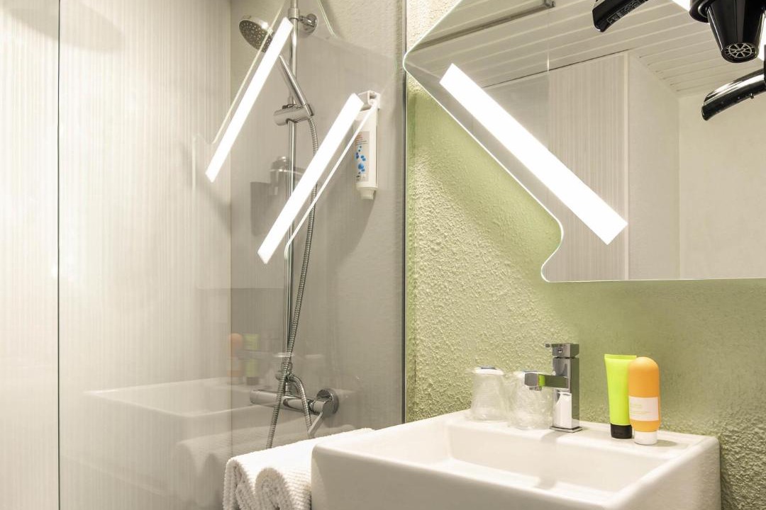 Photo of Bathroom in Saint-Ouen-l'Aumone