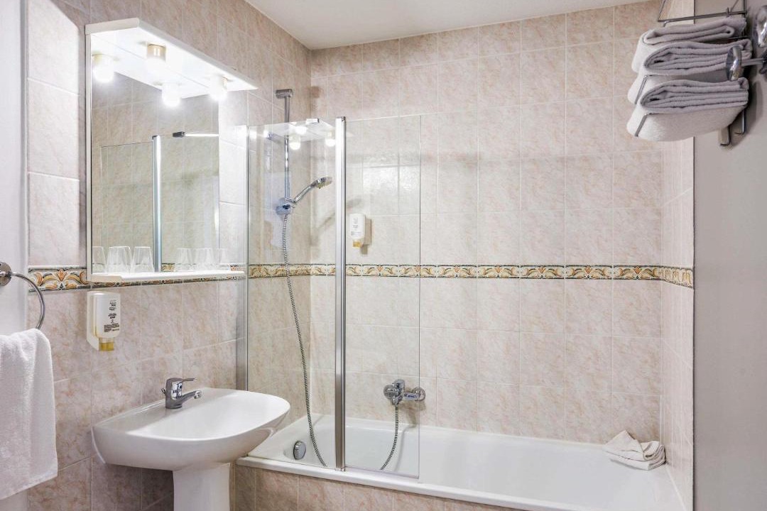 Photo of Bathroom in Quartier du Port