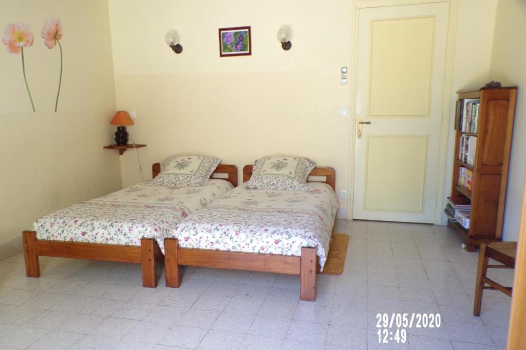 Photo of Others in Unverre