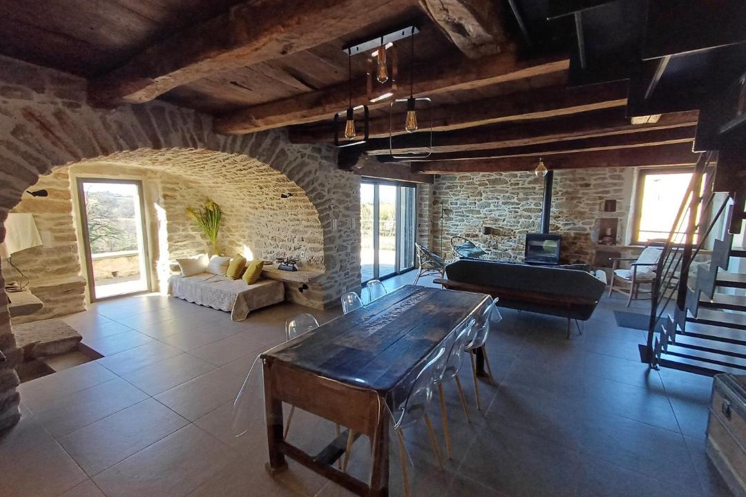 Photo of Others in Colombies