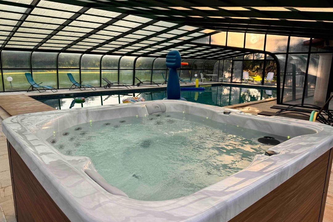 Photo of Others in Pas-de-Jeu