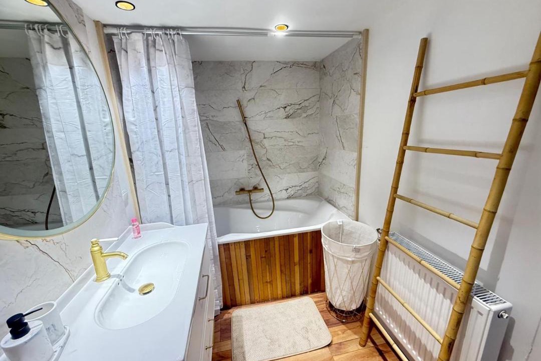 Photo of Bathroom in Lons-le-Saunier