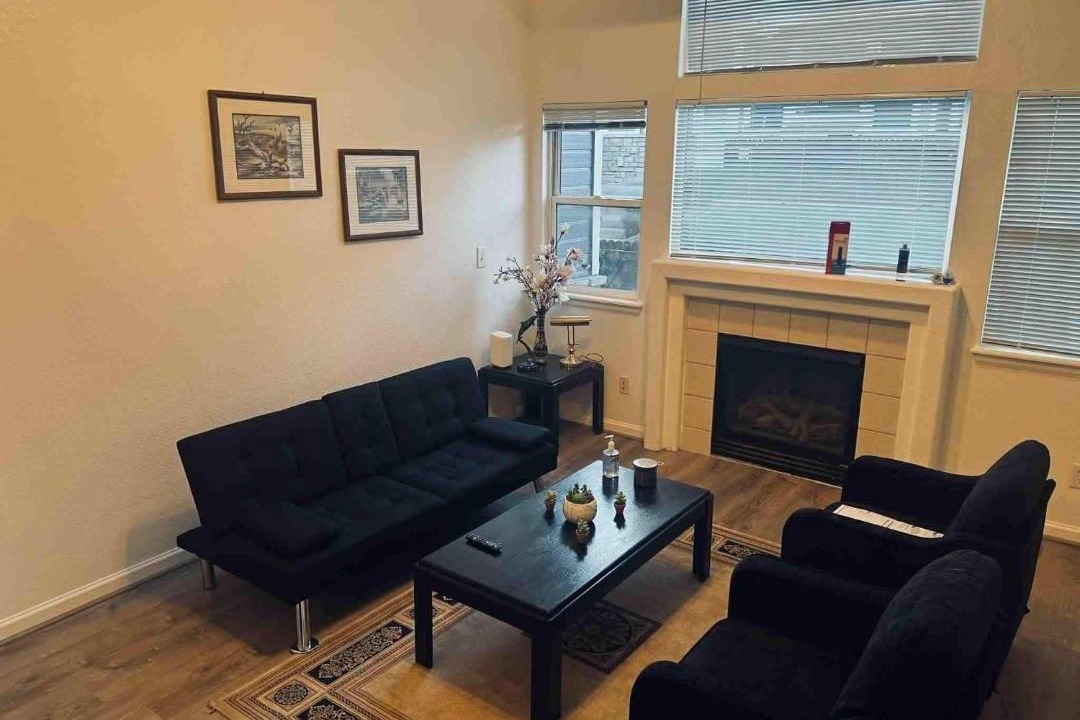 Photo of Livingroom in Dupont