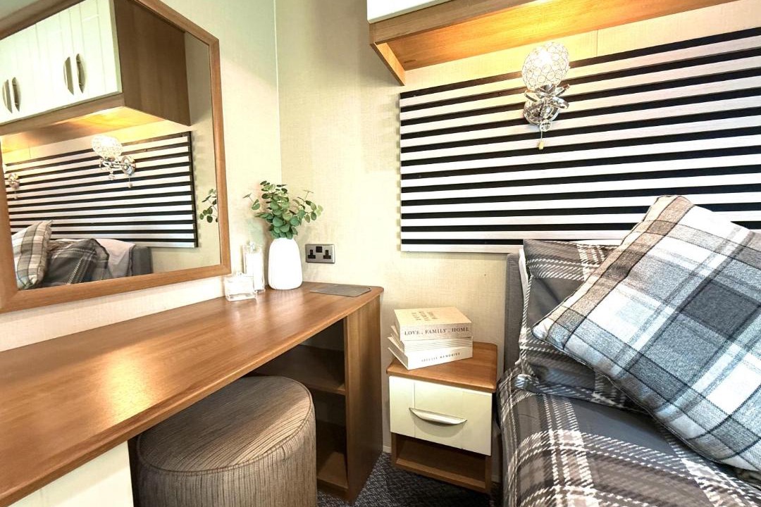 Photo of Others in Cayton Bay