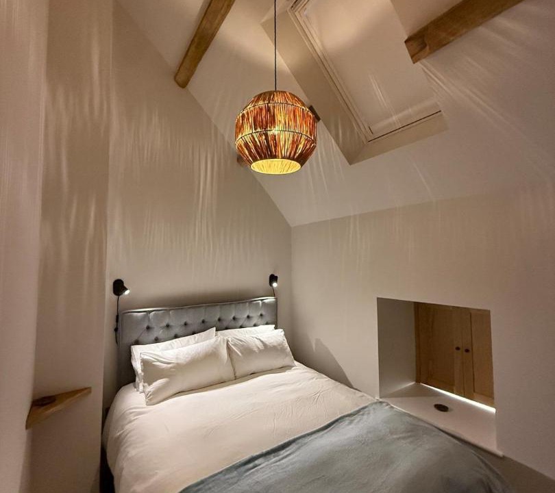 Photo of Bedroom in Shoscombe