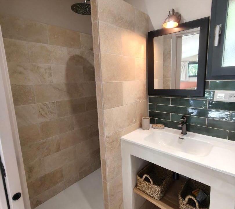 Photo of Bathroom in Saint-Etienne-de-Fontbellon