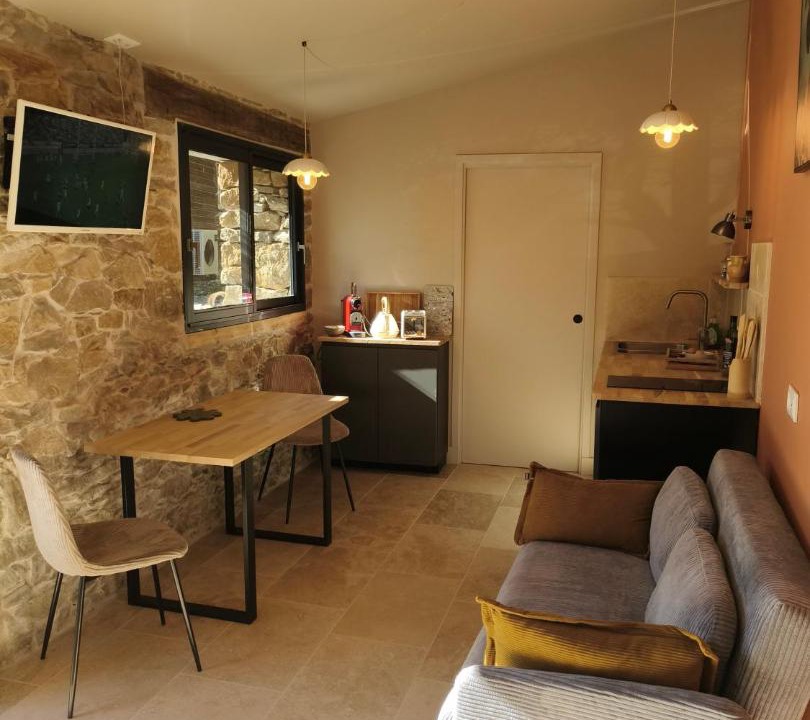 Photo of Others in Saint-Etienne-de-Fontbellon