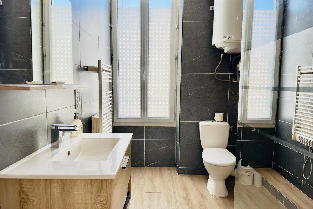 Photo of Bathroom in Cognac