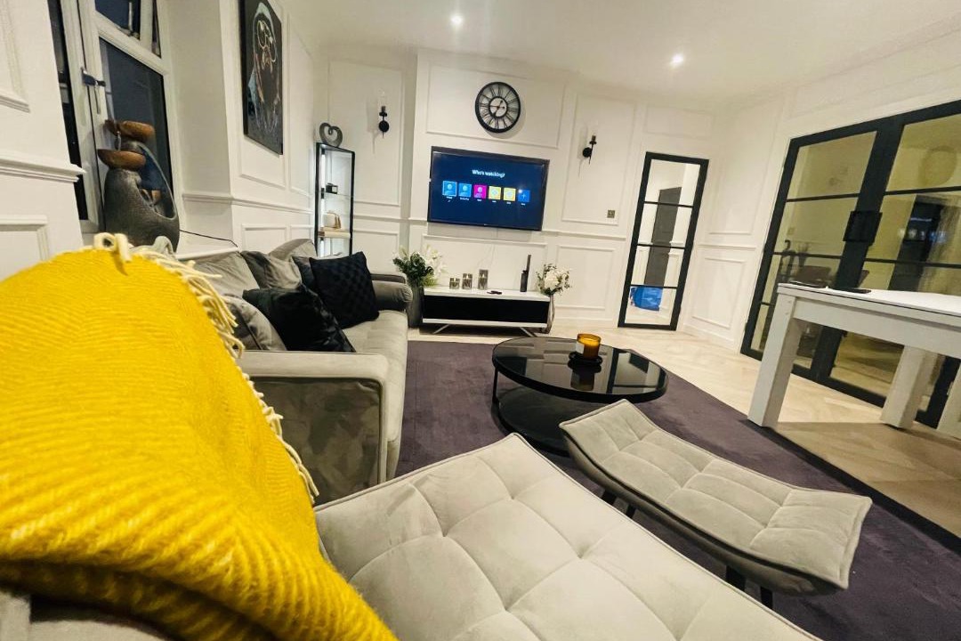 Photo of Livingroom in Purley