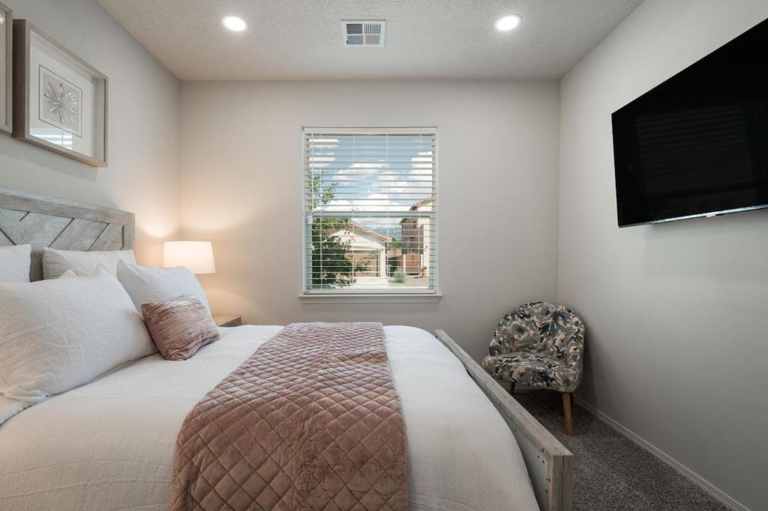 Photo of Bedroom in Northeast Heights