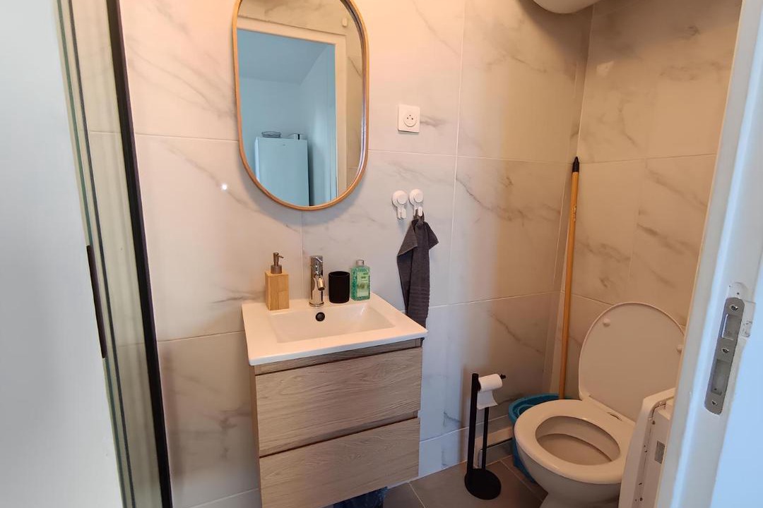 Photo of Bathroom in Chilly-Mazarin