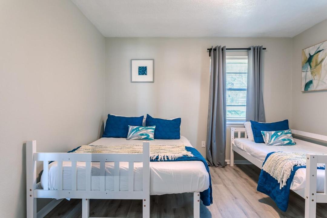 Photo of Bedroom in West Livingston
