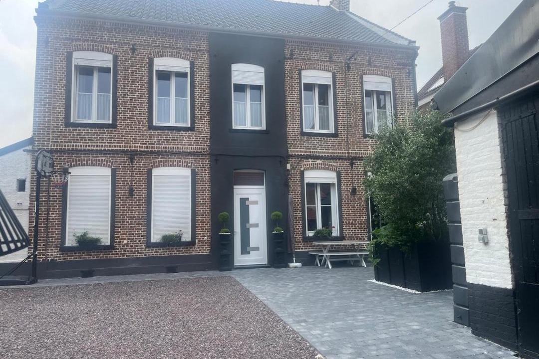 Photo of Others in Ostricourt