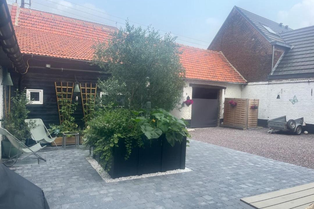 Photo of Others in Ostricourt