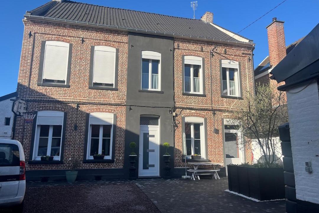 Photo of Others in Ostricourt