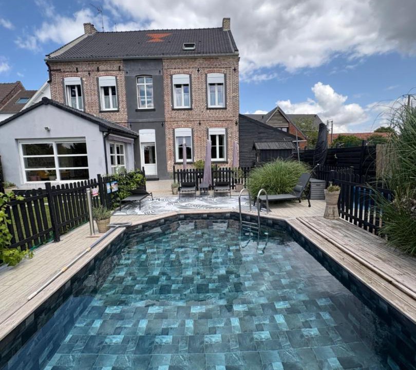 Photo of Others in Ostricourt