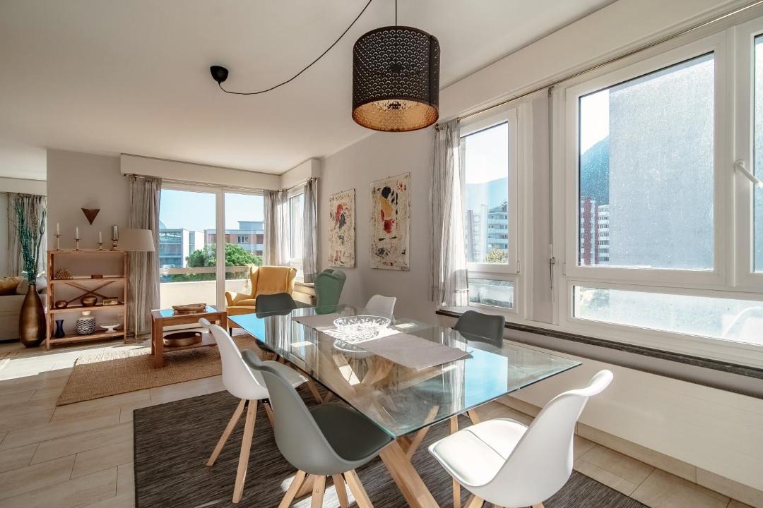 Photo of Others in Paradiso