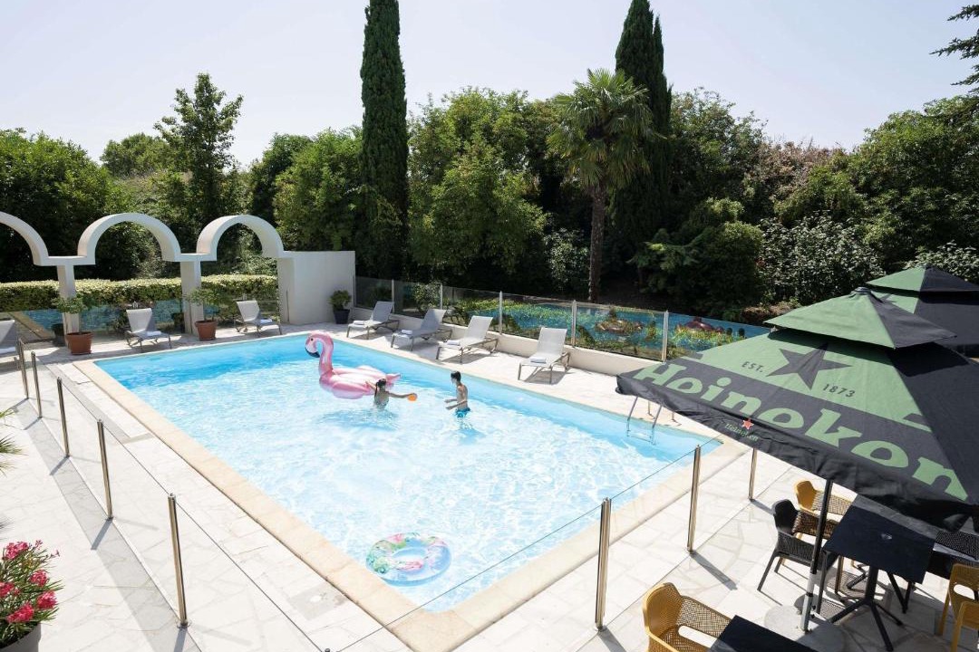 Photo of Others in Chateaubernard