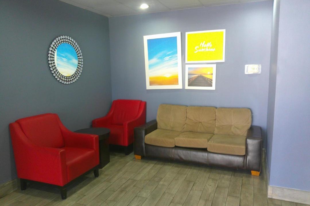 Photo of Livingroom in Coliseum Central