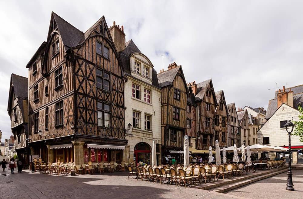 Photo of Buildings in Tours