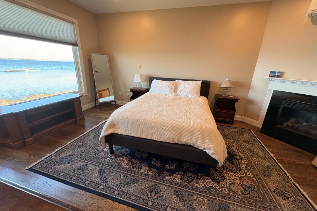 Photo of Bedroom in Malletts Bay