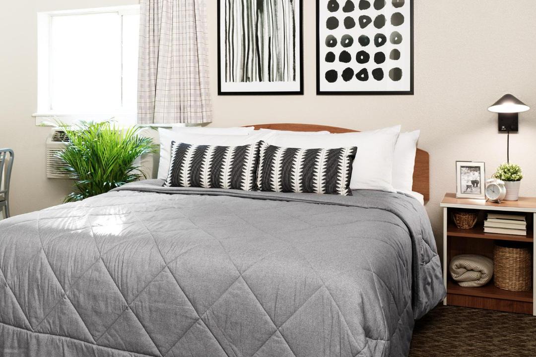 Photo of Bedroom in Aurora