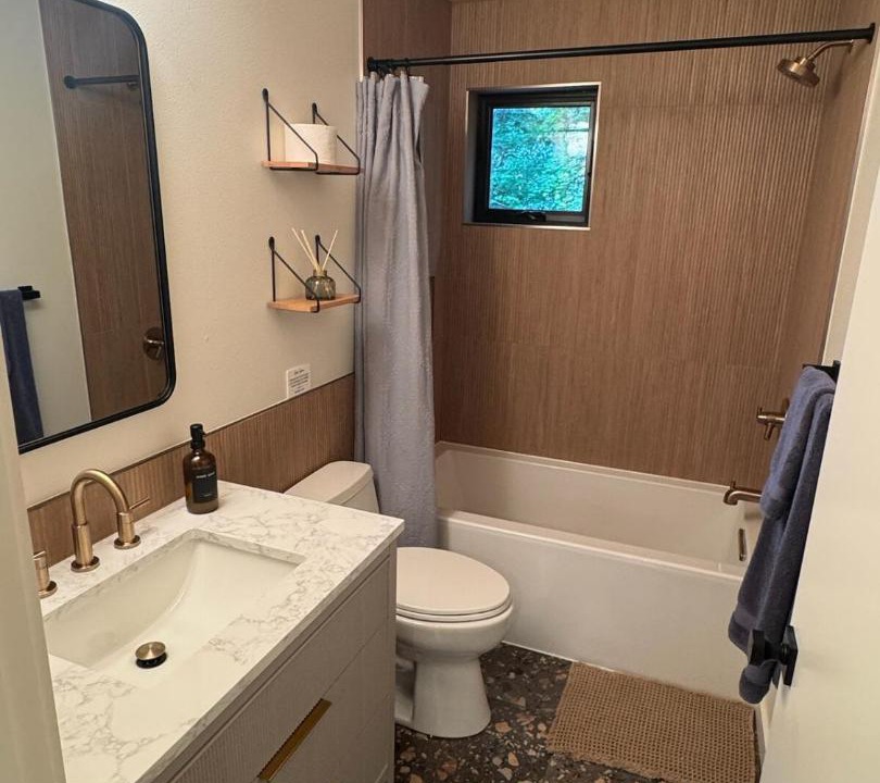Photo of Bathroom in Rhododendron