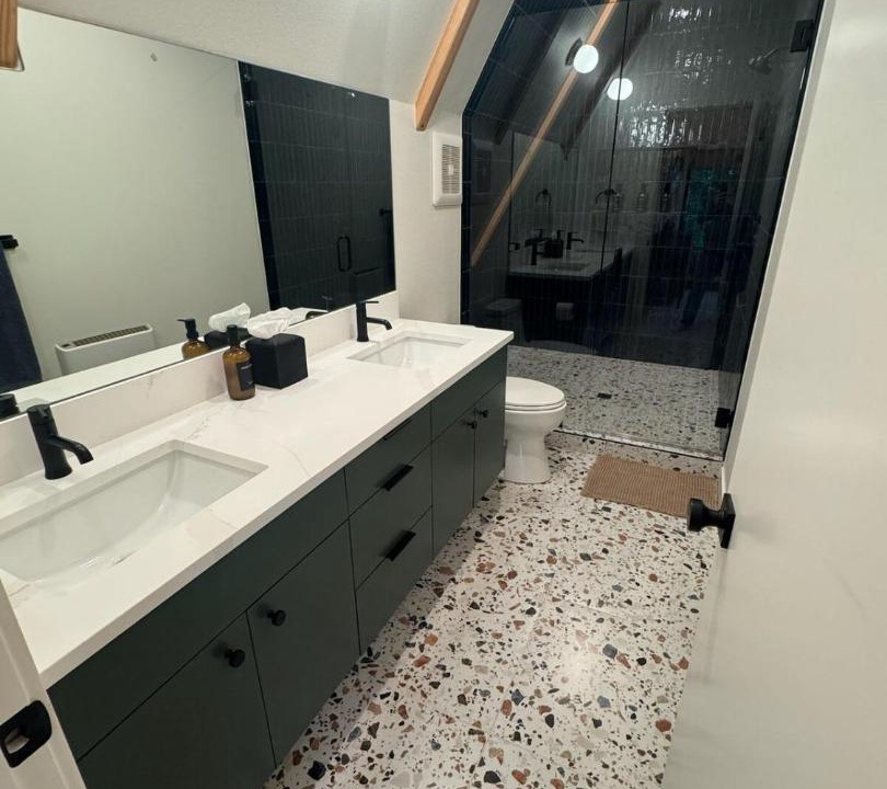 Photo of Bathroom in Rhododendron