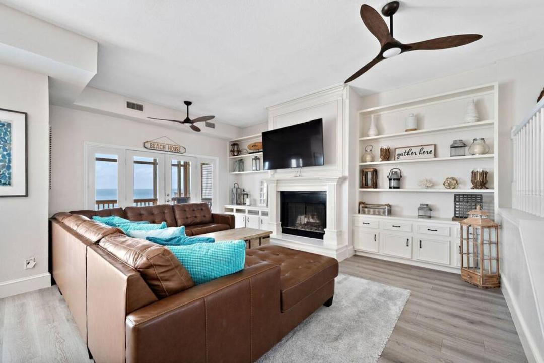 Photo of Livingroom in Terramar Beach