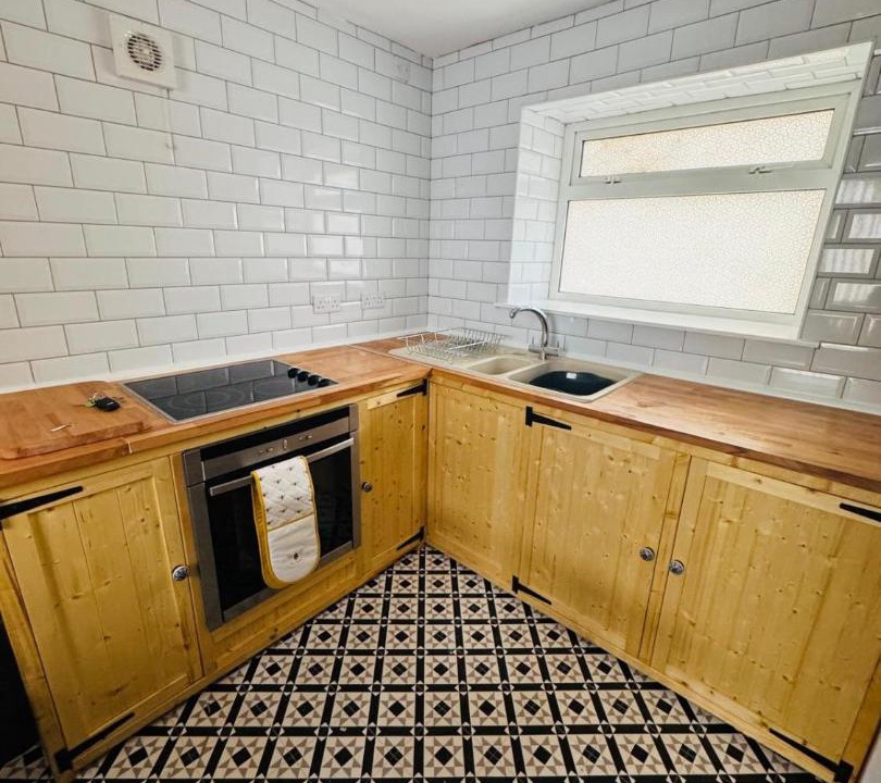 Photo of Kitchen in Six Bells