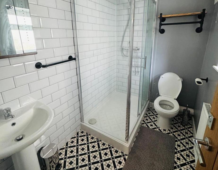 Photo of Bathroom in Six Bells