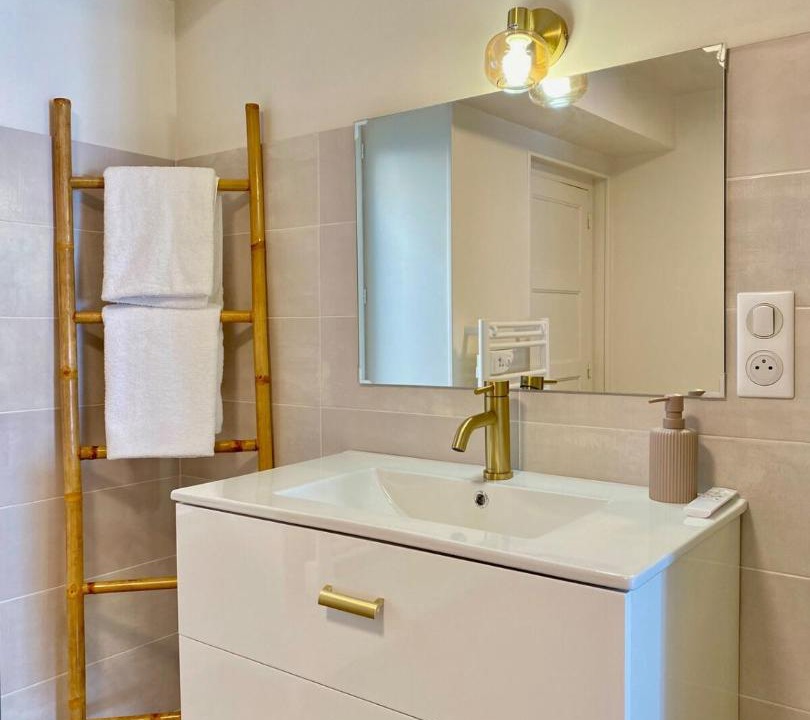 Photo of Bathroom in Saulieu