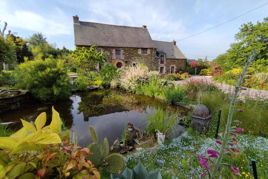 Photo of Others in La Croix-Hellean