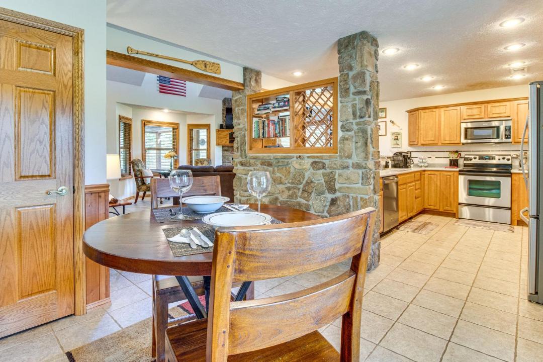 Photo of Kitchen in Lone Rock