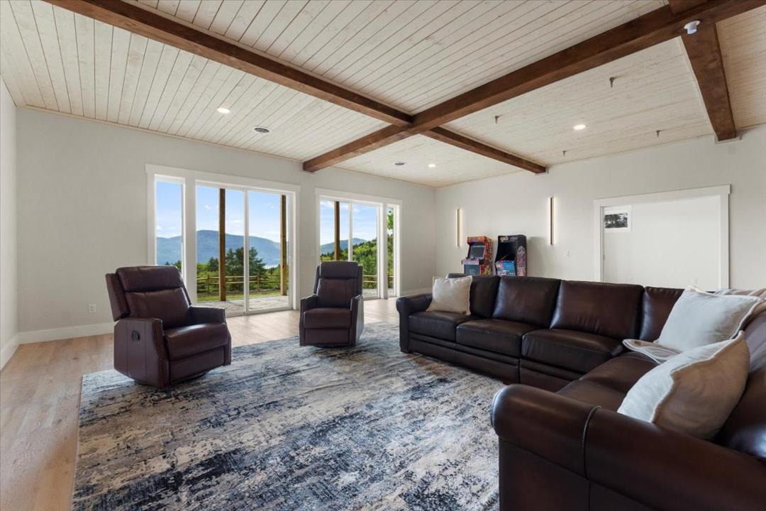 Photo of Livingroom in Bolton Landing