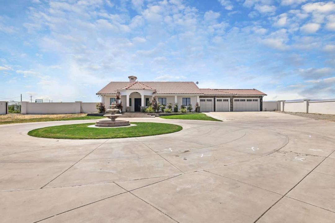 Photo of Others in Tracy